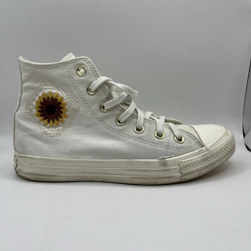 Women's size 8  - Converse Chuck 70 High Festival Florals High Top